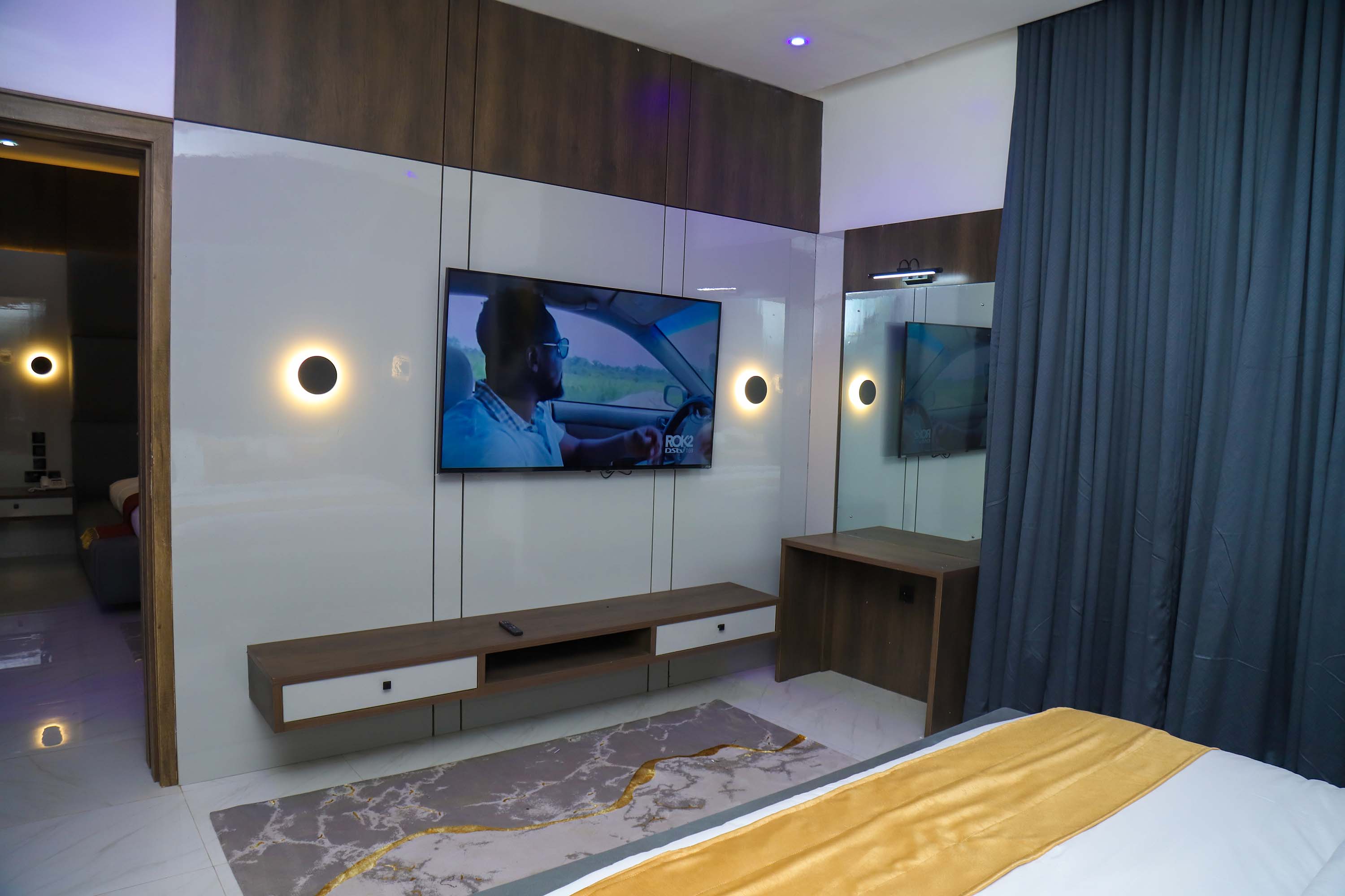 Emilton Twin Room image